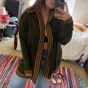 Beautiful green & yellow 70s cardigan